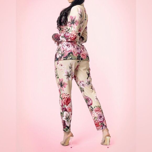 Tan Floral pants Suit roses - Picture 2 of 12